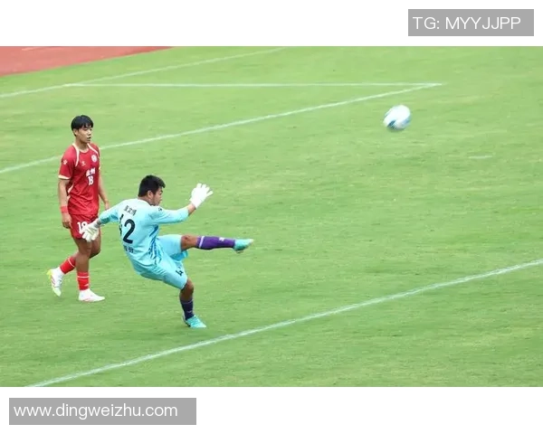 拉脱维亚足球明星的崛起与挑战：从草根到国际赛场的奋斗历程