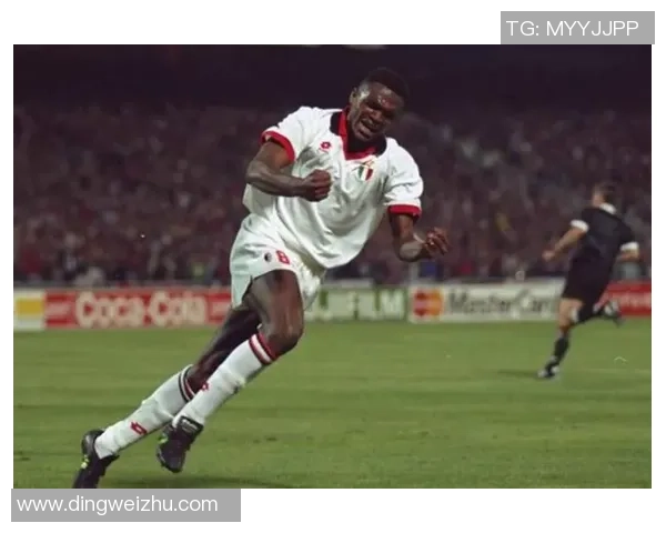 足球历史中的黑人球星及其对运动发展的深远影响