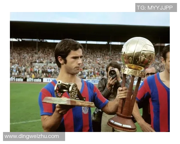 足球巨星荣耀时刻颁奖典礼 聚焦足坛最佳球员荣誉诞生之夜